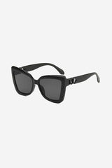 Oversized Cat-Eye Sunglasses with Interlocking Chain Temples – Black
