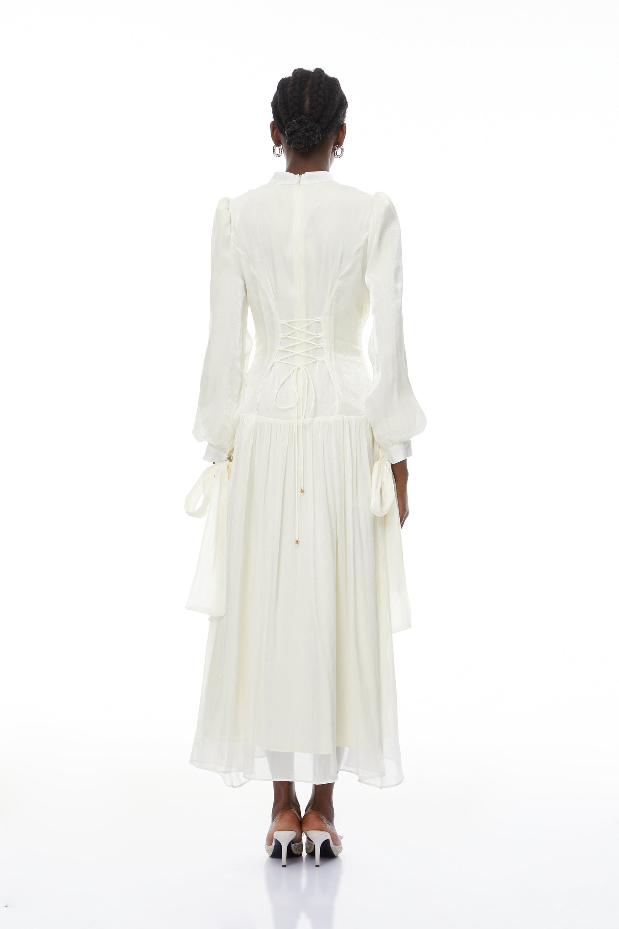 Katrín White Glossy Gathered Maxi Dress