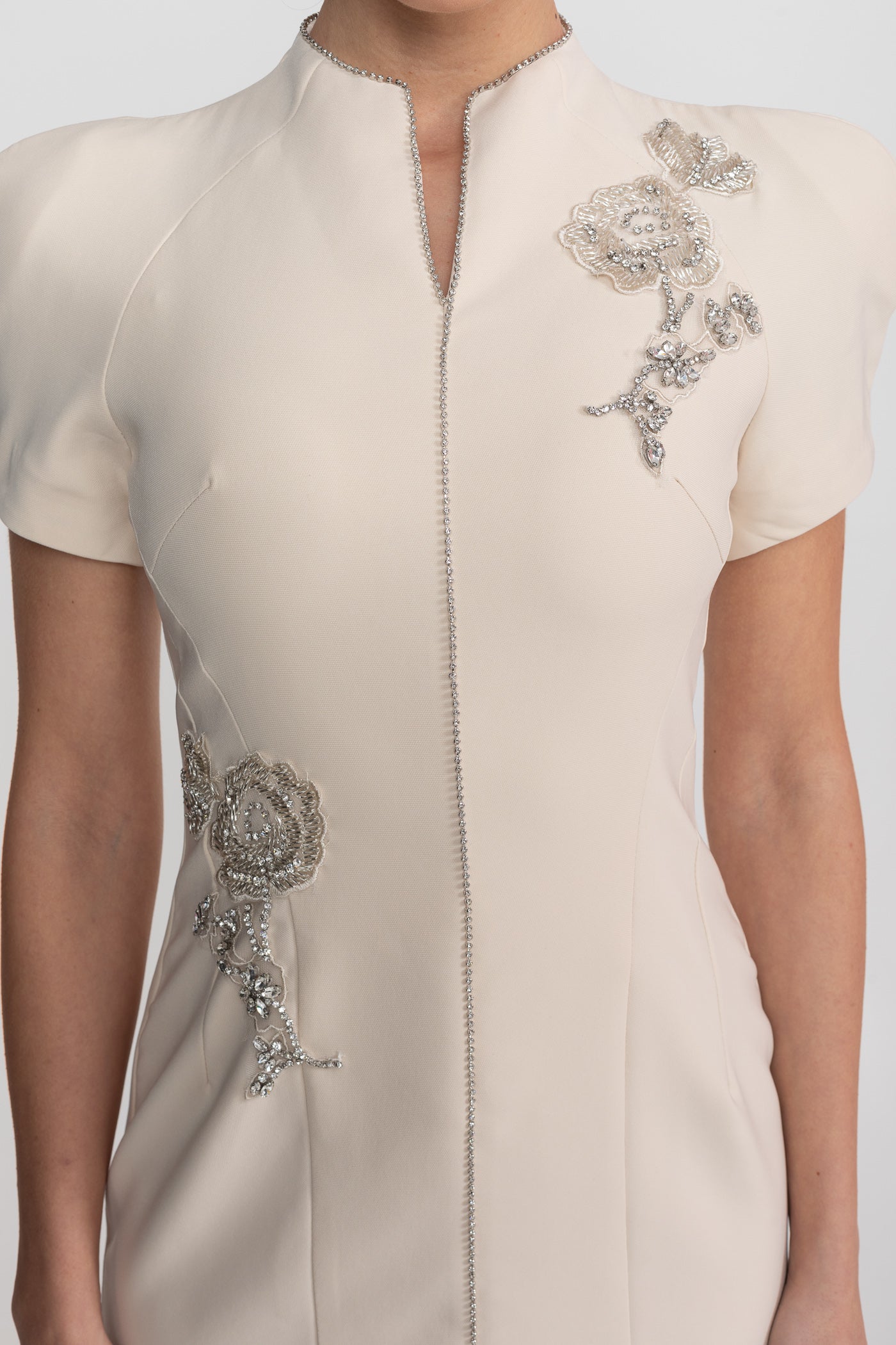 Short Sleeve Midi Dress With High Split Neckline And Sparkling Embellishments - Ivoire