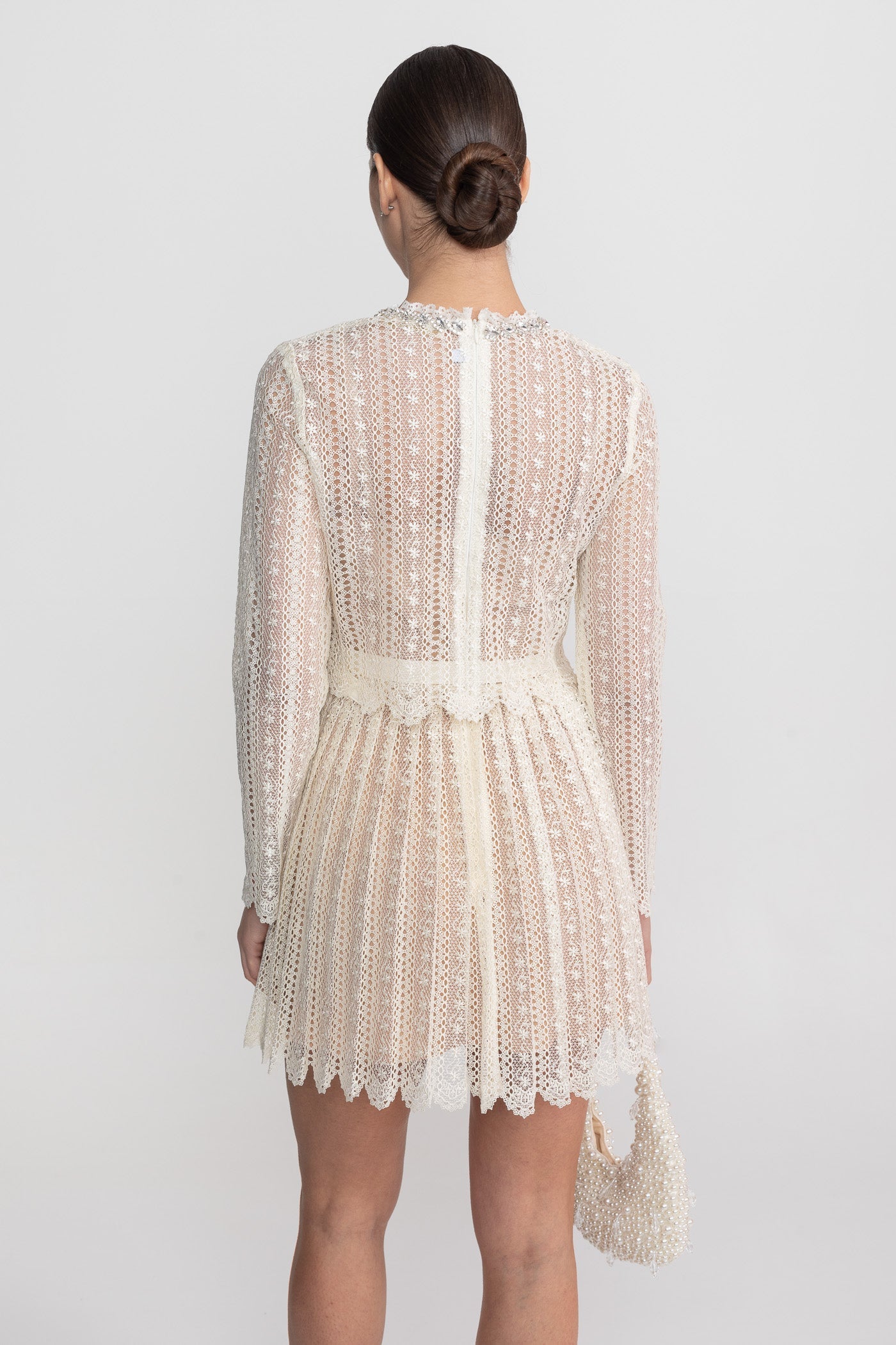 Lace Mini Dress With High Neckline And Pleated Skirt - Ivoire